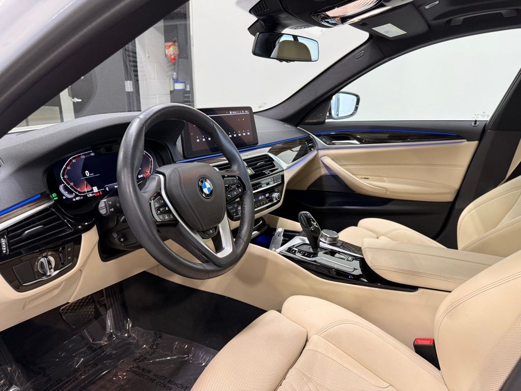 Thumbnail: 2023 BMW 5 Series - 11