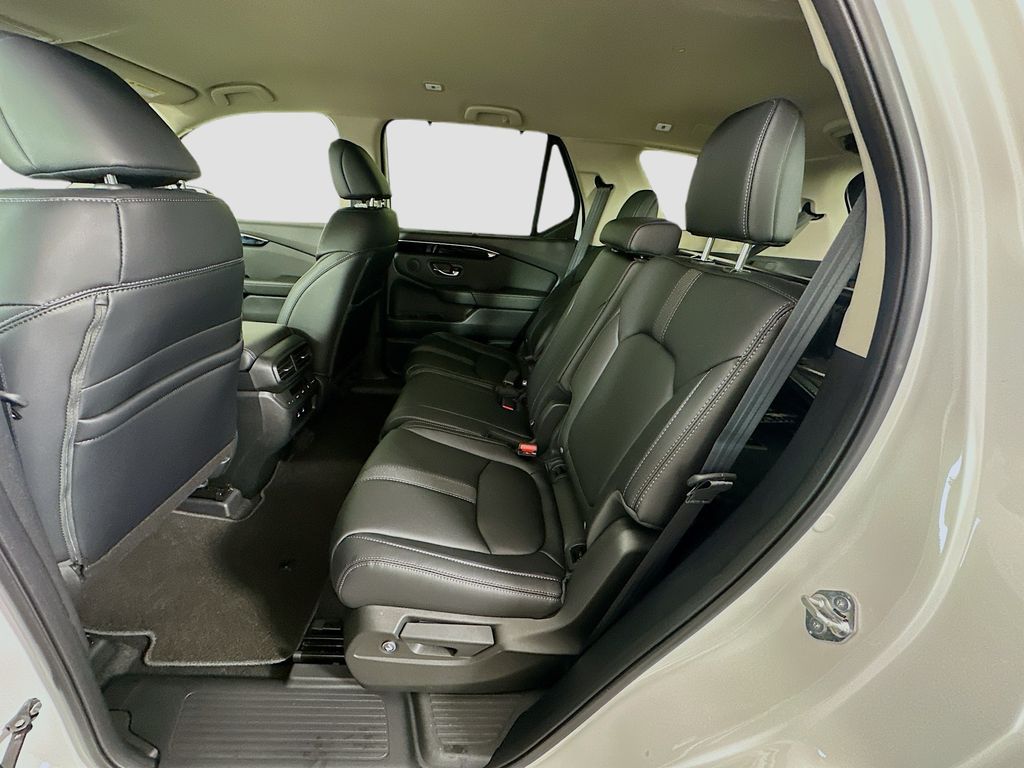 Thumbnail: 2026 Honda Pilot - 17