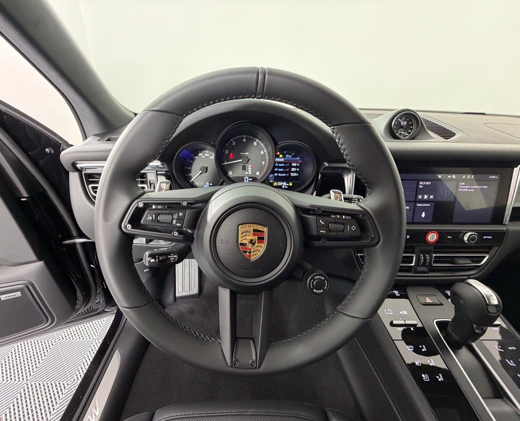 Thumbnail: 2026 Porsche Macan - 25