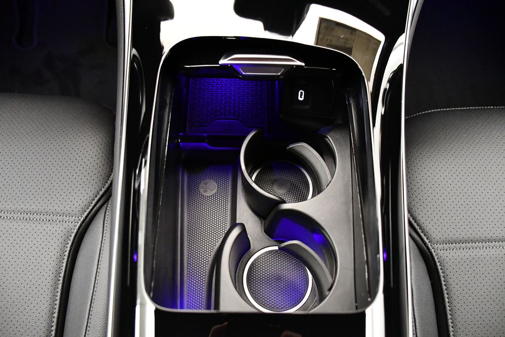 Thumbnail: 2025 Mercedes-Benz GLC - 28