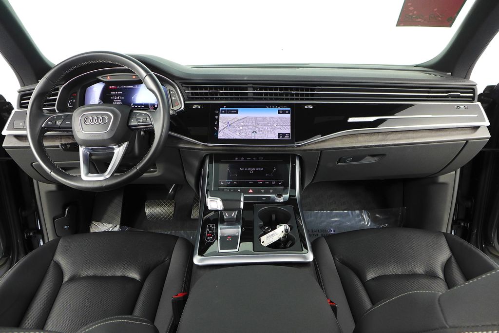 2021 Audi Q8 Premium Plus 25