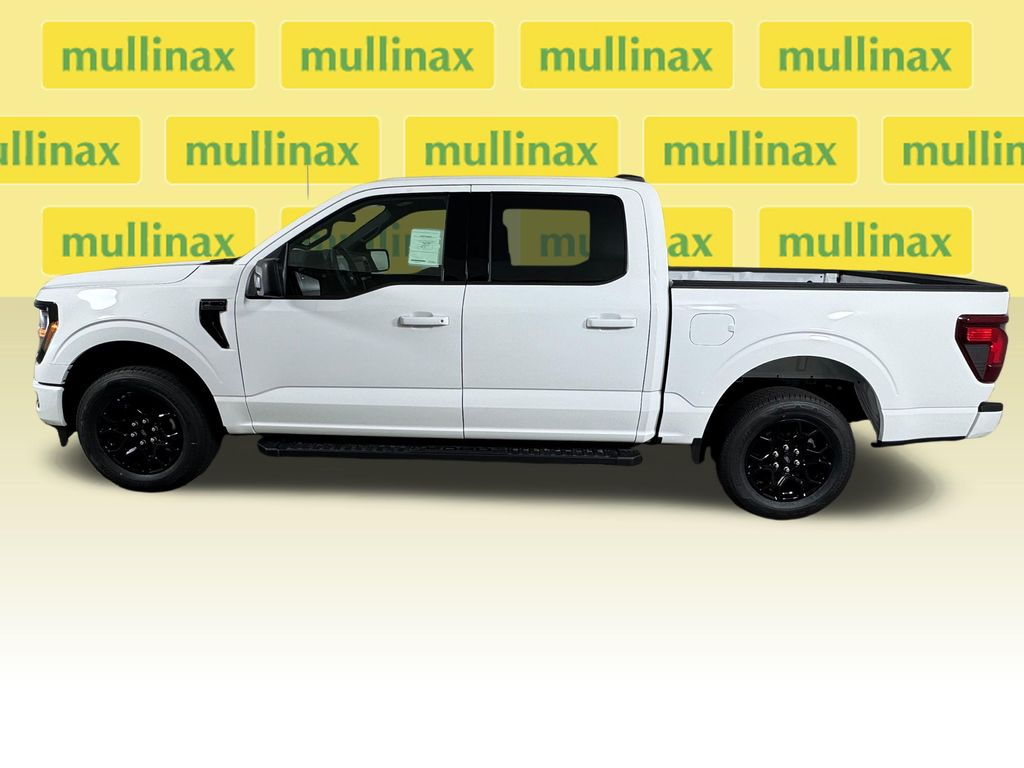 New 2026 White Ford XLT image 2