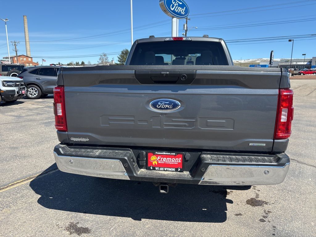 View vehicle photo 4