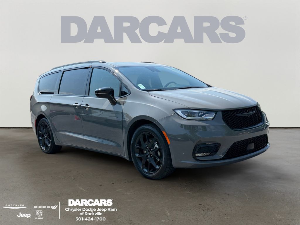 Ceramic Gray Clearcoat 2025 Chrysler Pacifica Minivan Front-Wheel Drive 9-Speed Automatic