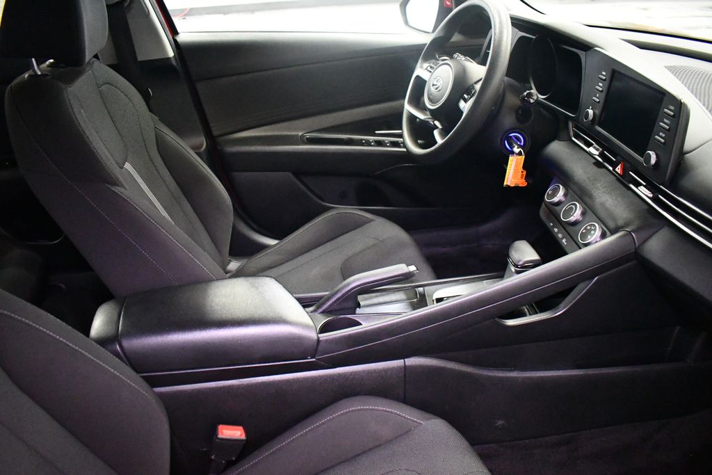 Thumbnail: 2021 Hyundai Elantra - 31