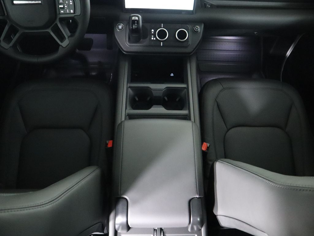 Thumbnail: 2025 Land Rover Defender - 18
