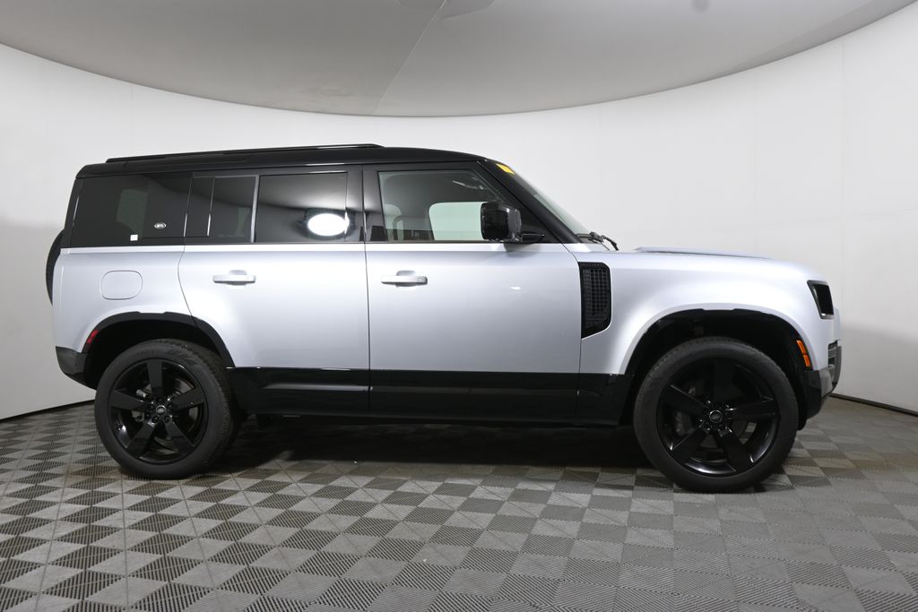 Thumbnail: 2024 Land Rover Defender - 8