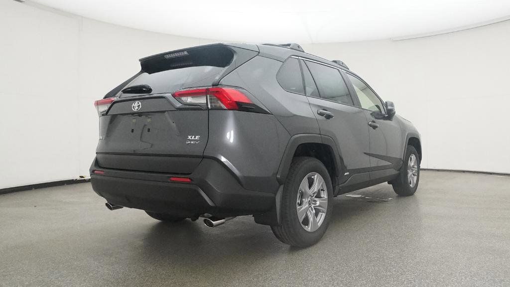 2025 Toyota RAV4 XLE 22
