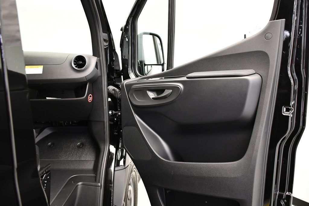 Thumbnail: 2026 Mercedes-Benz Sprinter - 29