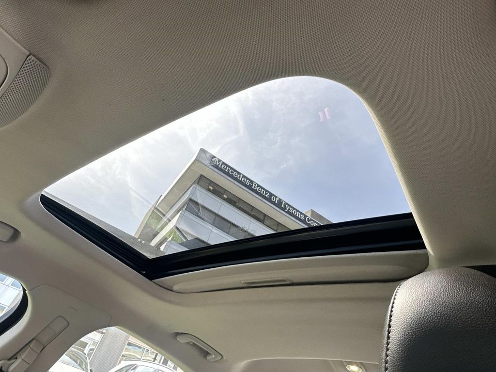 Thumbnail: 2014 Ford Fusion - 30