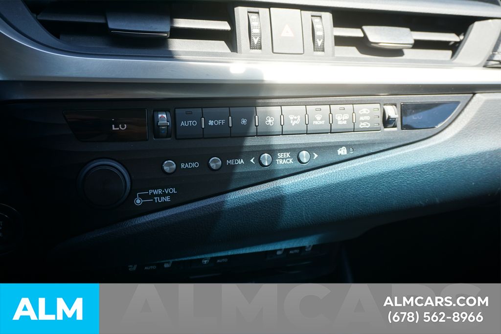 Used 2019 White Lexus 350 image 43