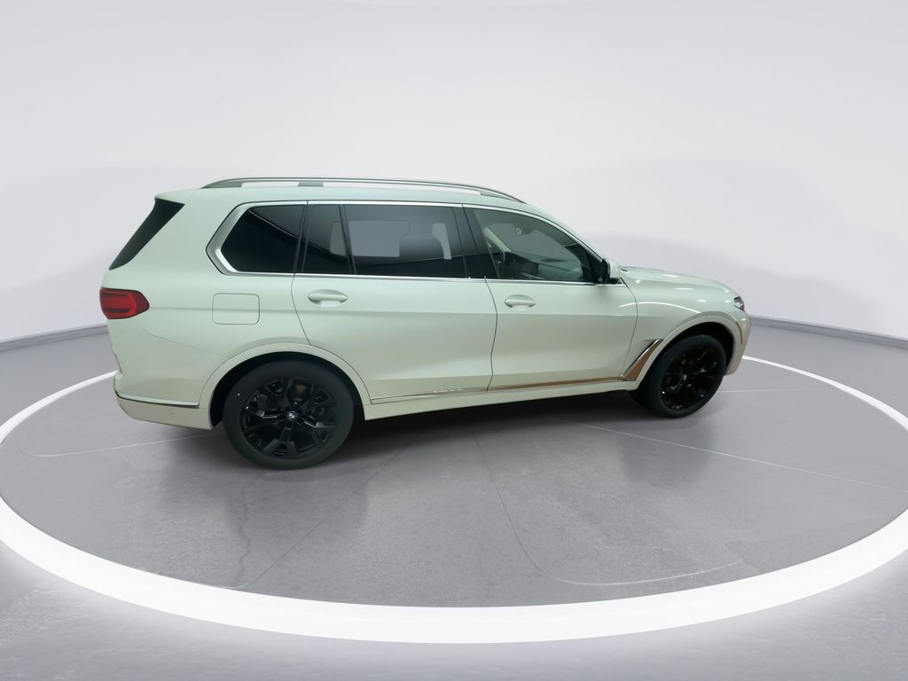 2022 BMW X7 xDrive40i 9