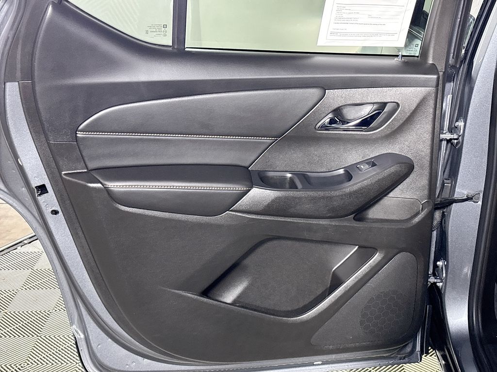 2021 Chevrolet Traverse LT