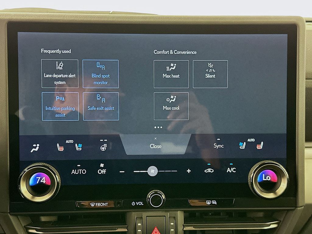 Thumbnail: 2024 Lexus GX - 14