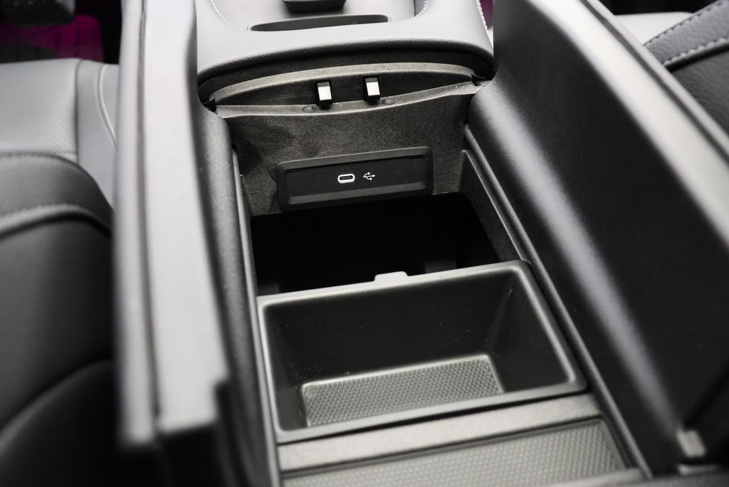 Thumbnail: 2026 Mercedes-Benz GLE - 30