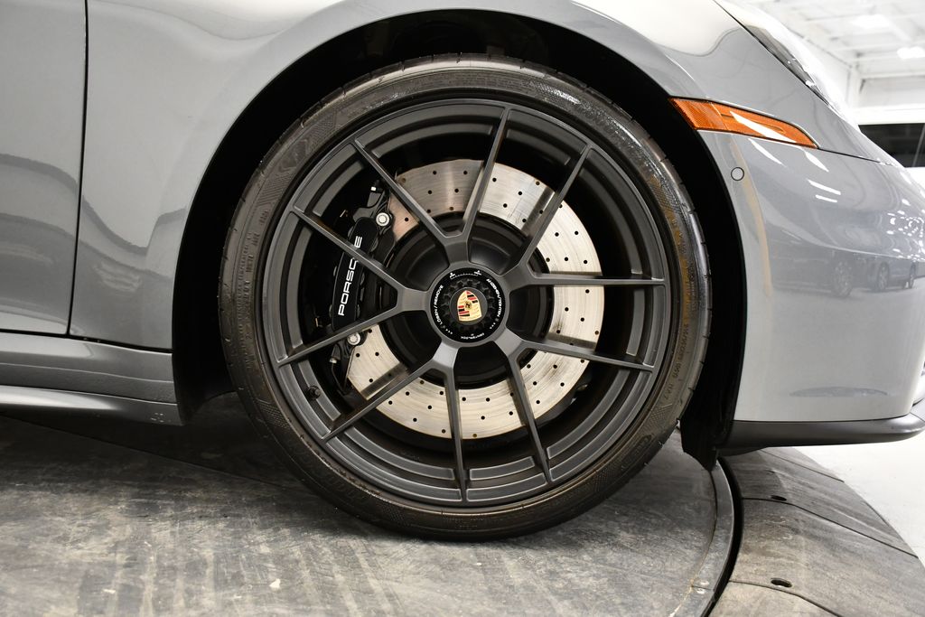 Thumbnail: 2025 Porsche 911 - 26