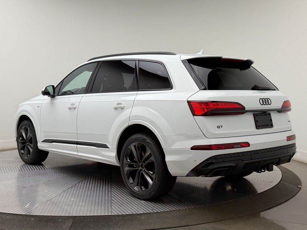 Thumbnail: 2026 Audi Q7 - 6