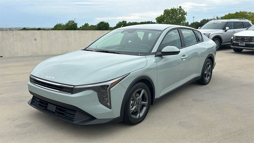 2025 Kia K4 LXS Blue at Baytown Hyundai