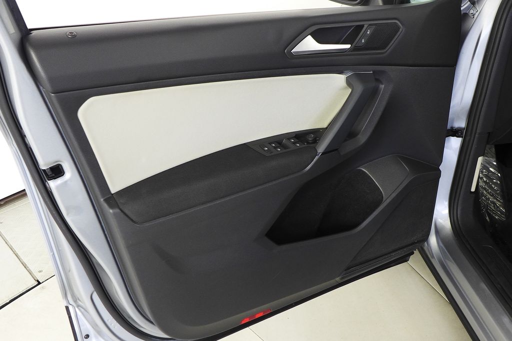 Thumbnail: 2019 Volkswagen Tiguan - 11