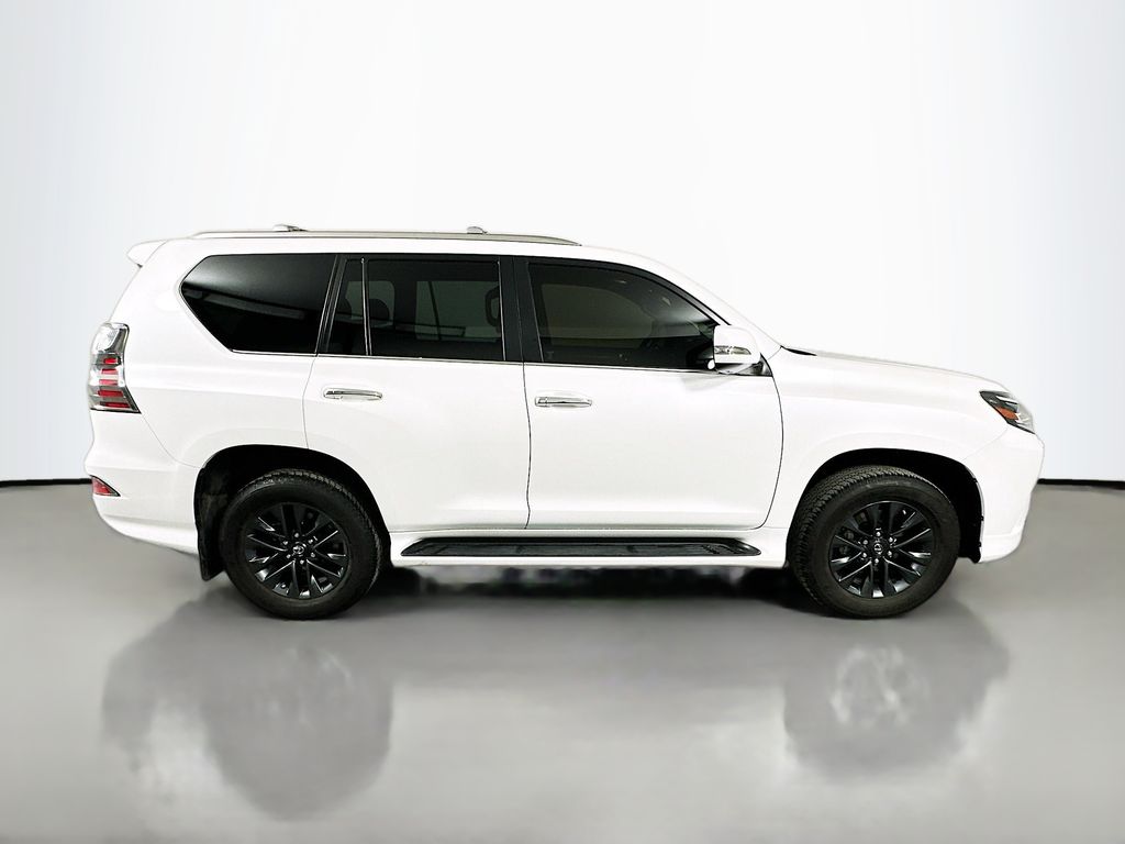 Thumbnail: 2022 Lexus GX - 4