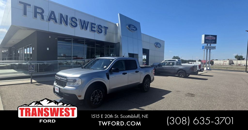 Iconic Silver Metallic 2024 Ford Maverick XLT SuperCrew FWD Pickup Truck Front-Wheel Drive Continuously Variable Transmission