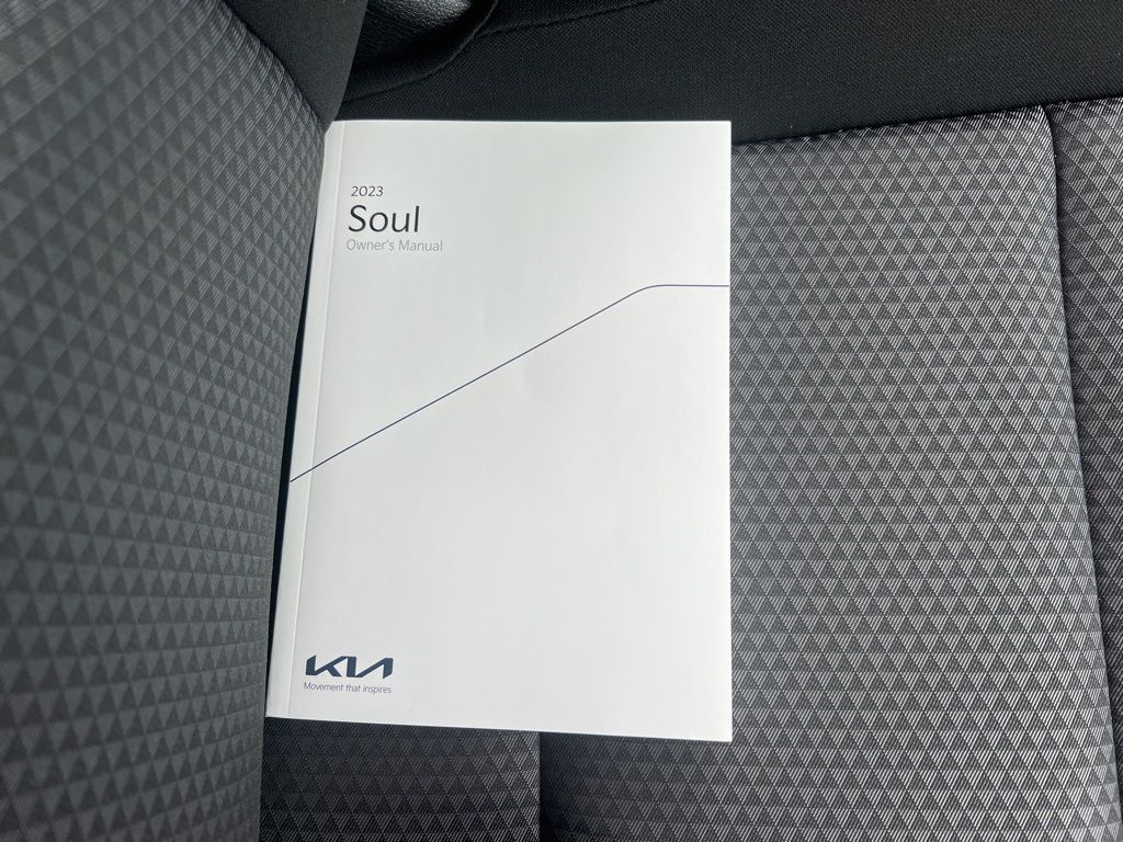 2023 Kia Soul LX photo