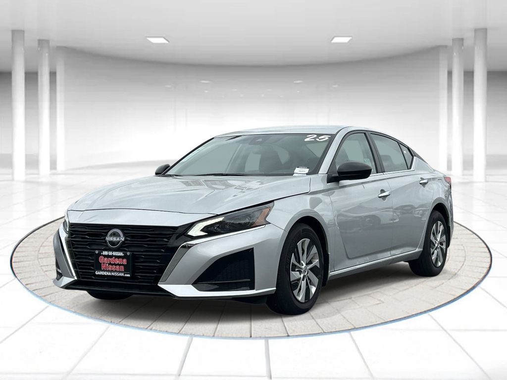 Brilliant Silver Metallic 2025 Nissan Altima Sedan Front-Wheel Drive Continuously Variable Transmission