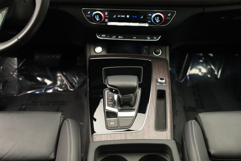 Thumbnail: 2023 Audi Q5 - 12