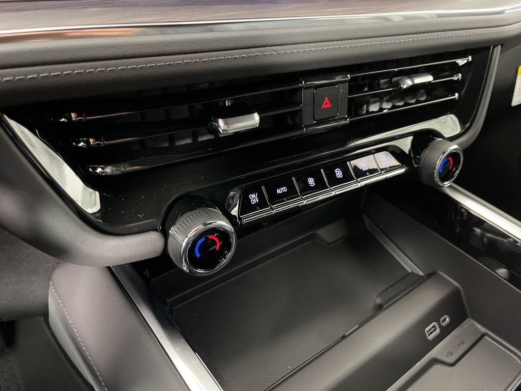 Thumbnail: 2026 Chevrolet Tahoe - 31