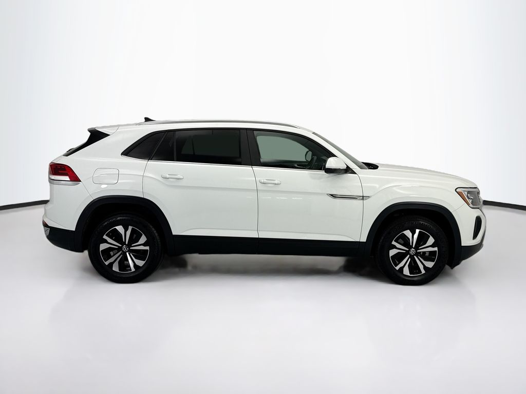 Used 2024 White Volkswagen 2.0T SE image 4