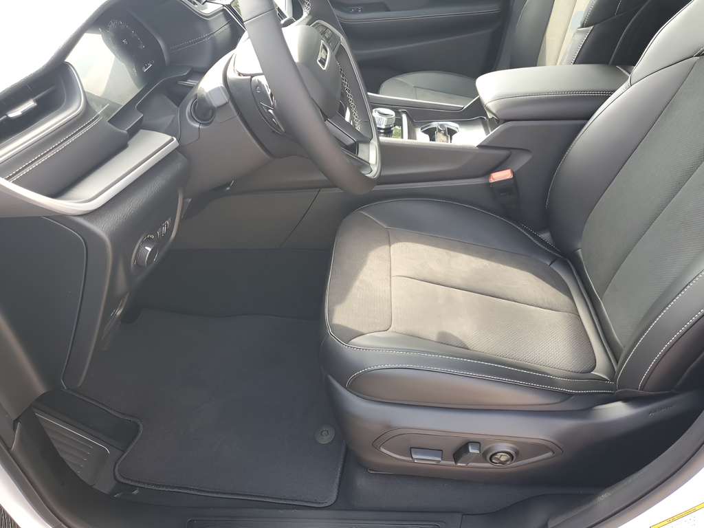 New Car 2025 Jeep Grand Cherokee  For Sale Under $40,000 In Austin, Texas