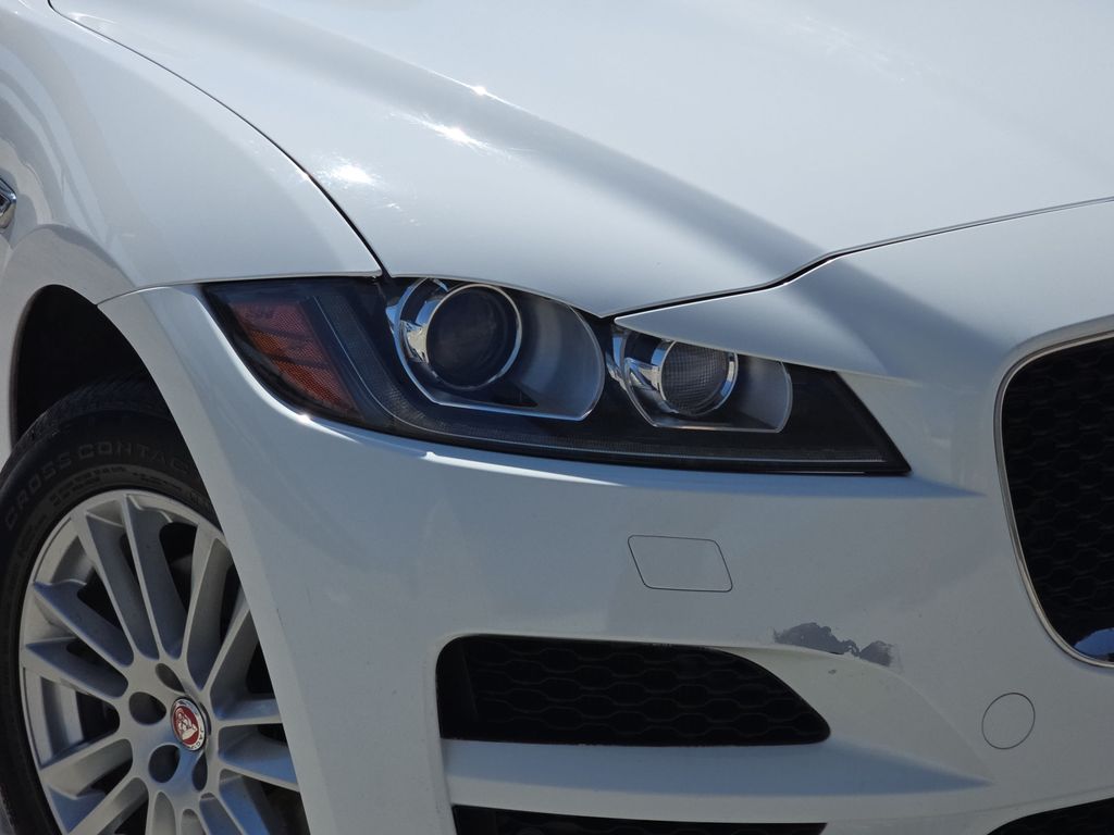 Used 2019  Jaguar 30t Prestige image 35