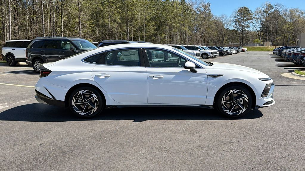 New 2026 White Hyundai SEL Sport image 5