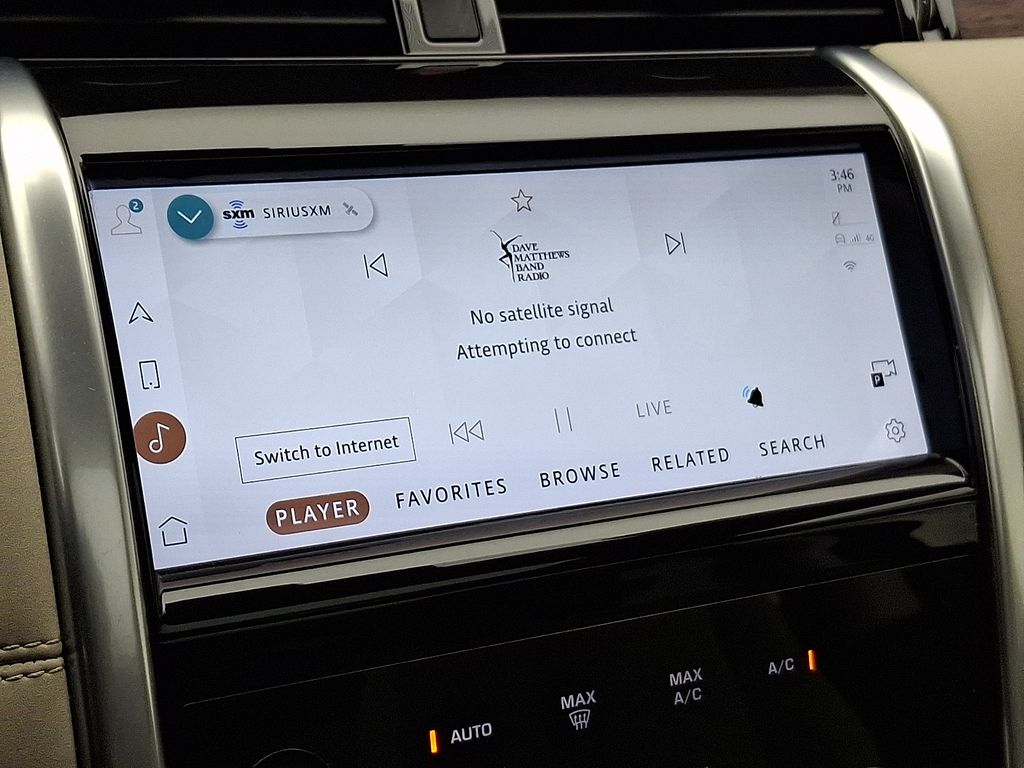 Thumbnail: 2023 Land Rover Discovery Sport - 17