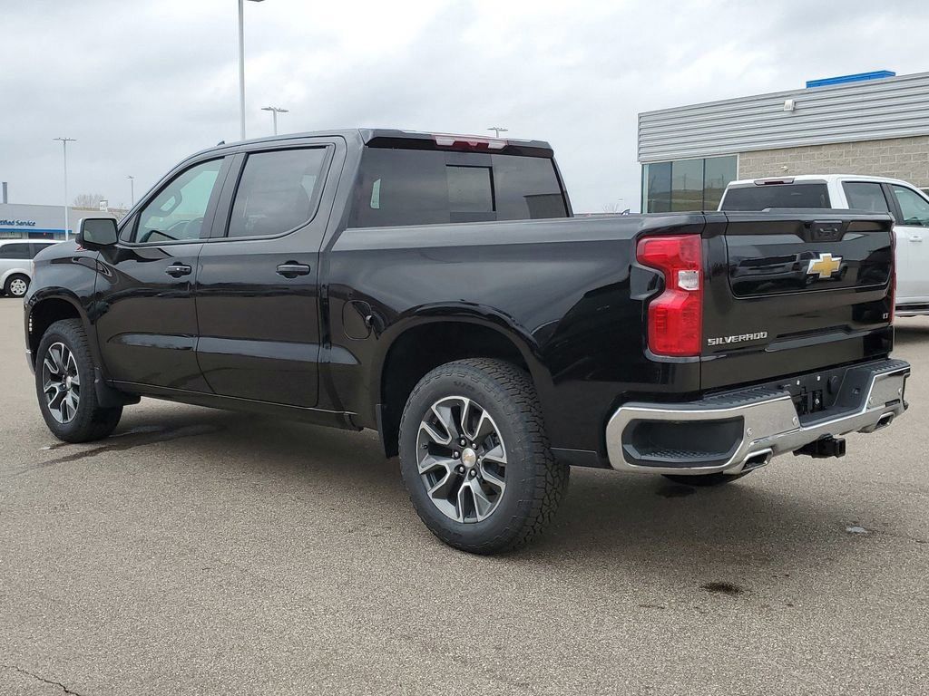 2024 Chevrolet Silverado 1500 LT 3