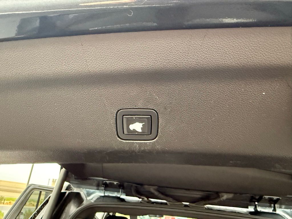 Thumbnail: 2021 Chevrolet Tahoe - 28