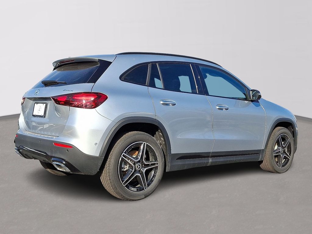 Thumbnail: 2026 Mercedes-Benz GLA - 4