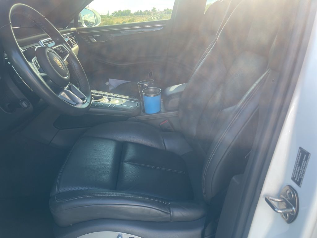 Thumbnail: 2015 Porsche Macan - 10