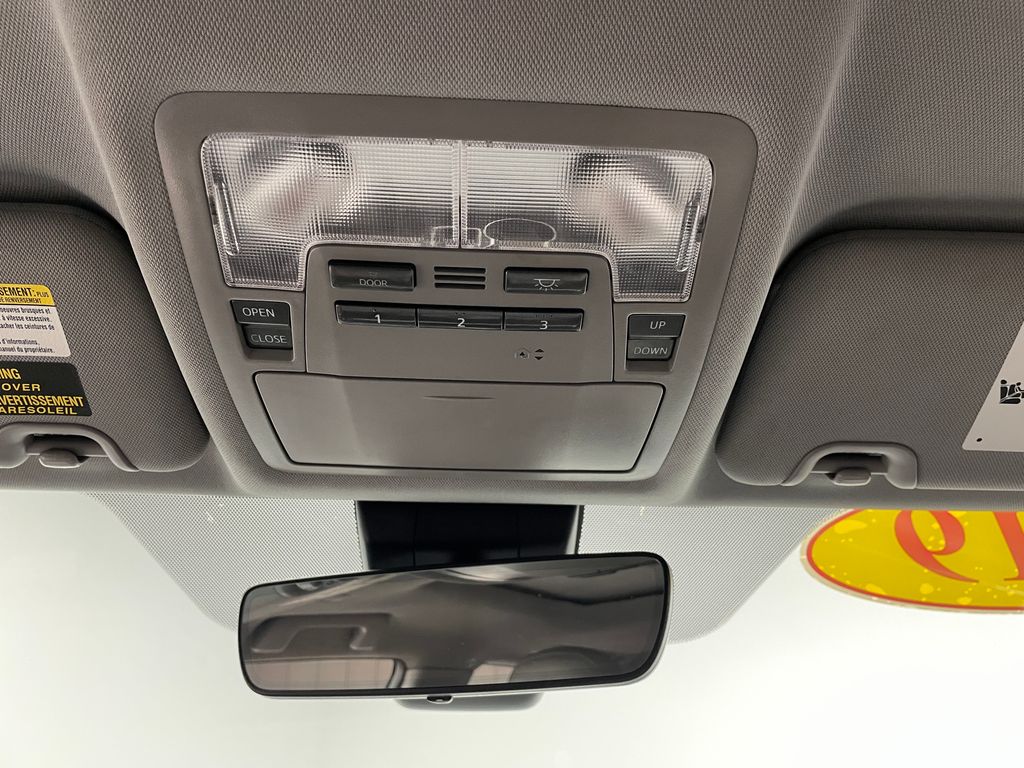 Thumbnail: 2019 Toyota Highlander - 31