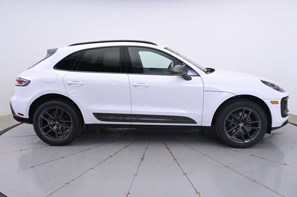 Thumbnail: 2025 Porsche Macan - 8