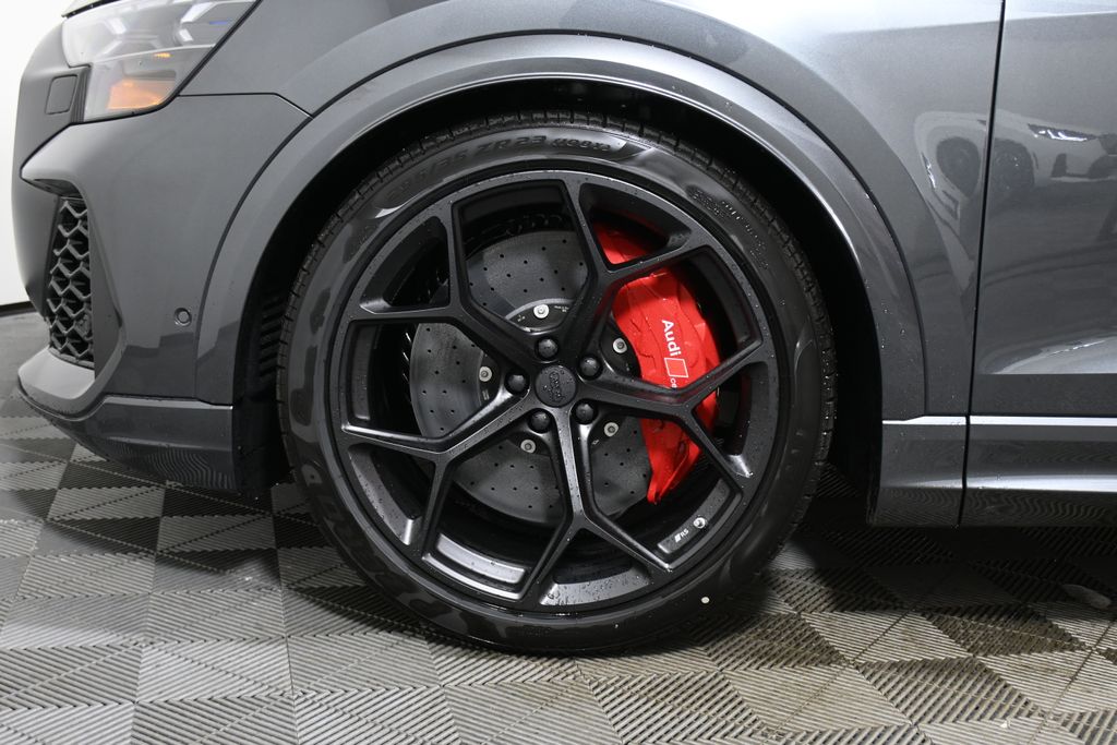 Thumbnail: 2026 Audi RS Q8 - 10