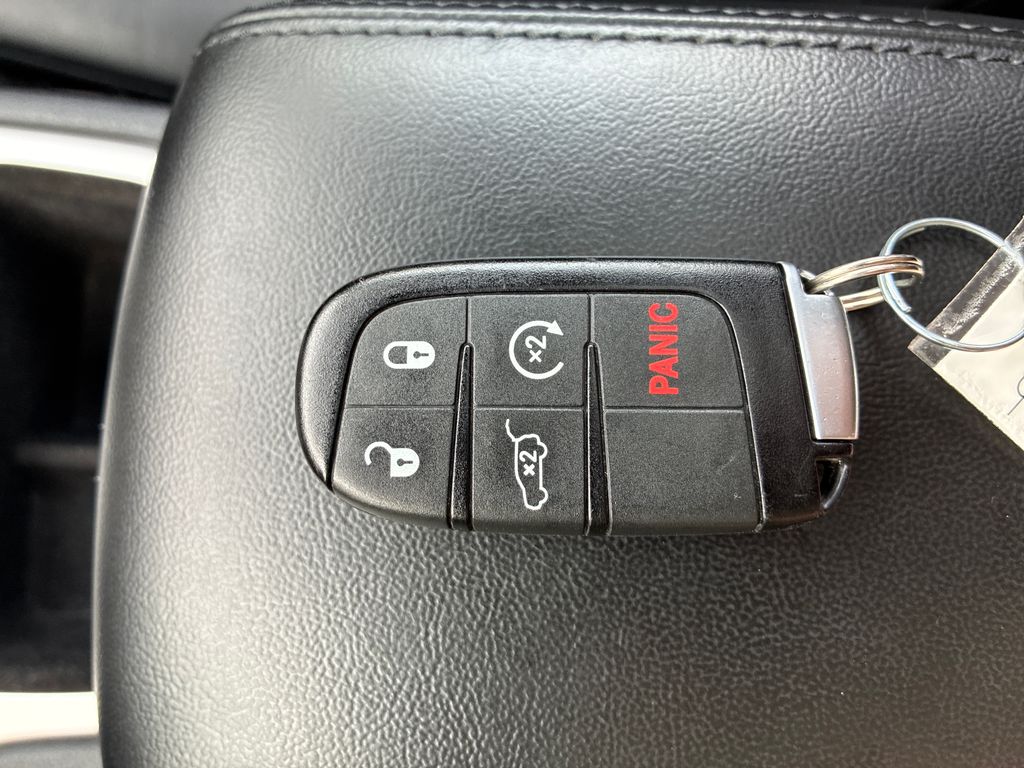 2015 Jeep Grand Cherokee Altitude White at Bob Ruth Ford