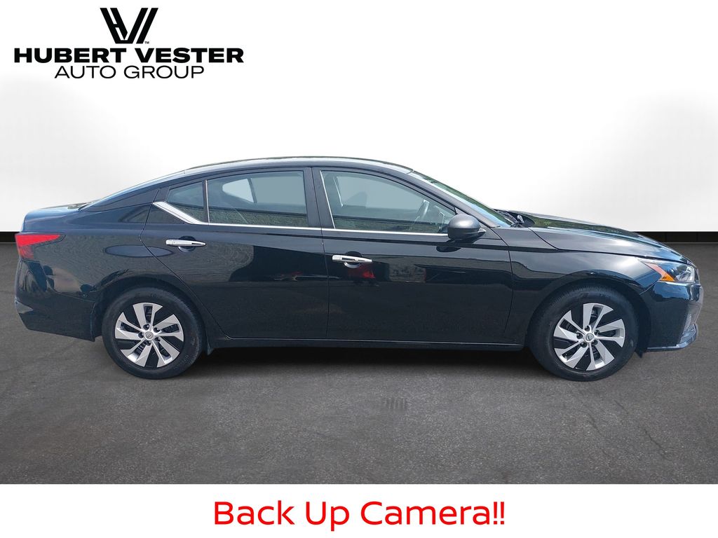 Used 2025 Nissan Altima Sedan