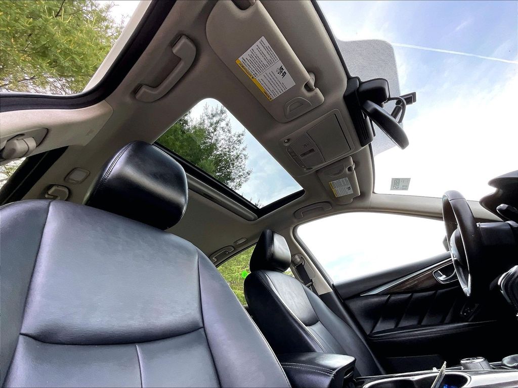 2018 INFINITI Q50 — photo 21