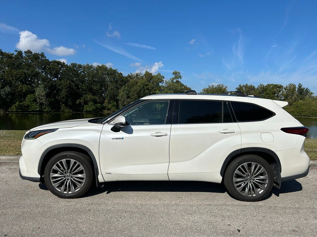 Thumbnail: 2021 Toyota Highlander - 2