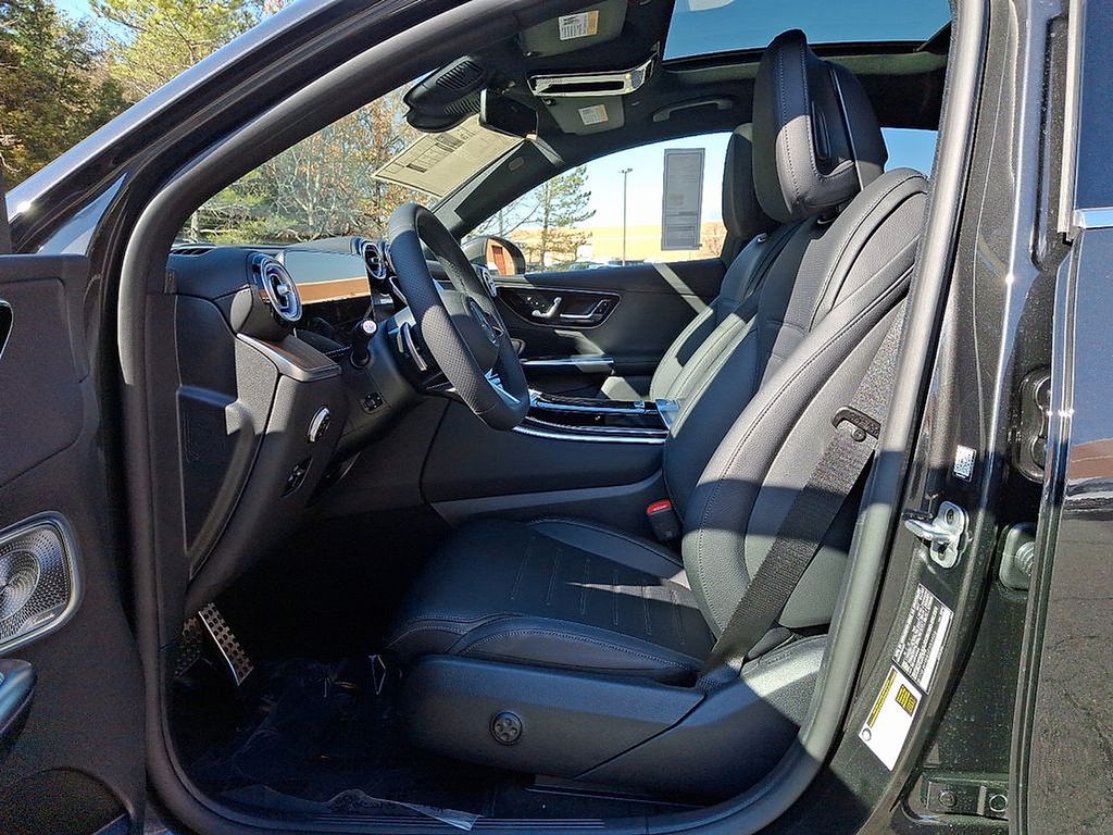 Thumbnail: 2025 Mercedes-Benz GLC - 9