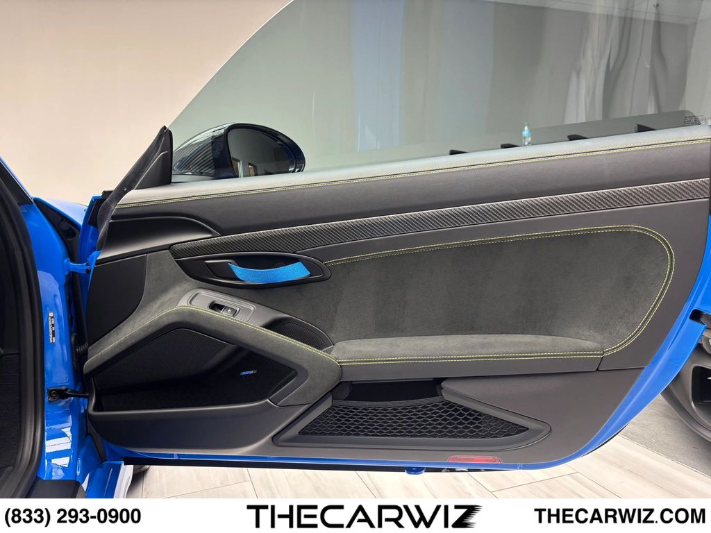 2023 Porsche 718 Cayman