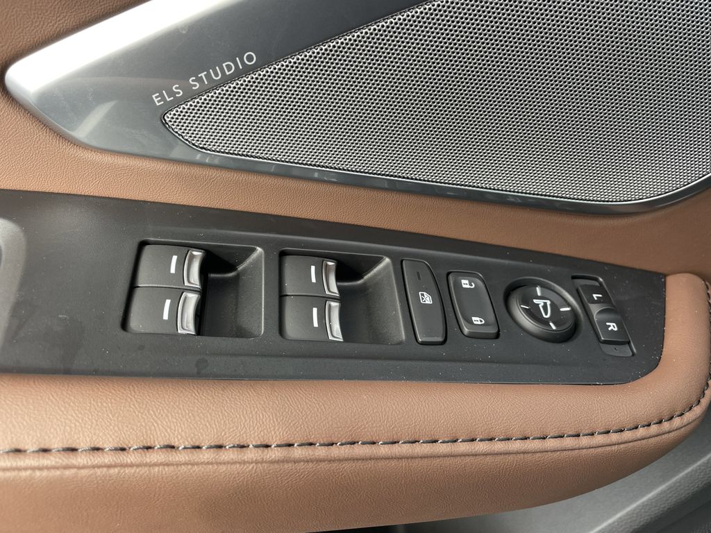 new 2025 Acura RDX car, priced at $46,951