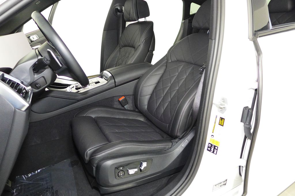 Thumbnail: 2024 BMW X6 - 22