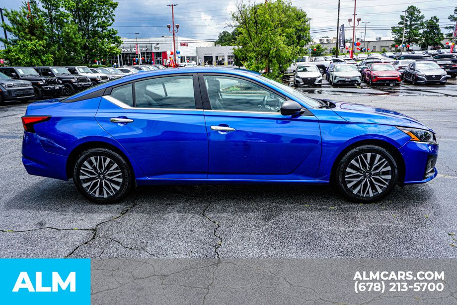 Used 2025 Blue Nissan 2.5 SV image 9